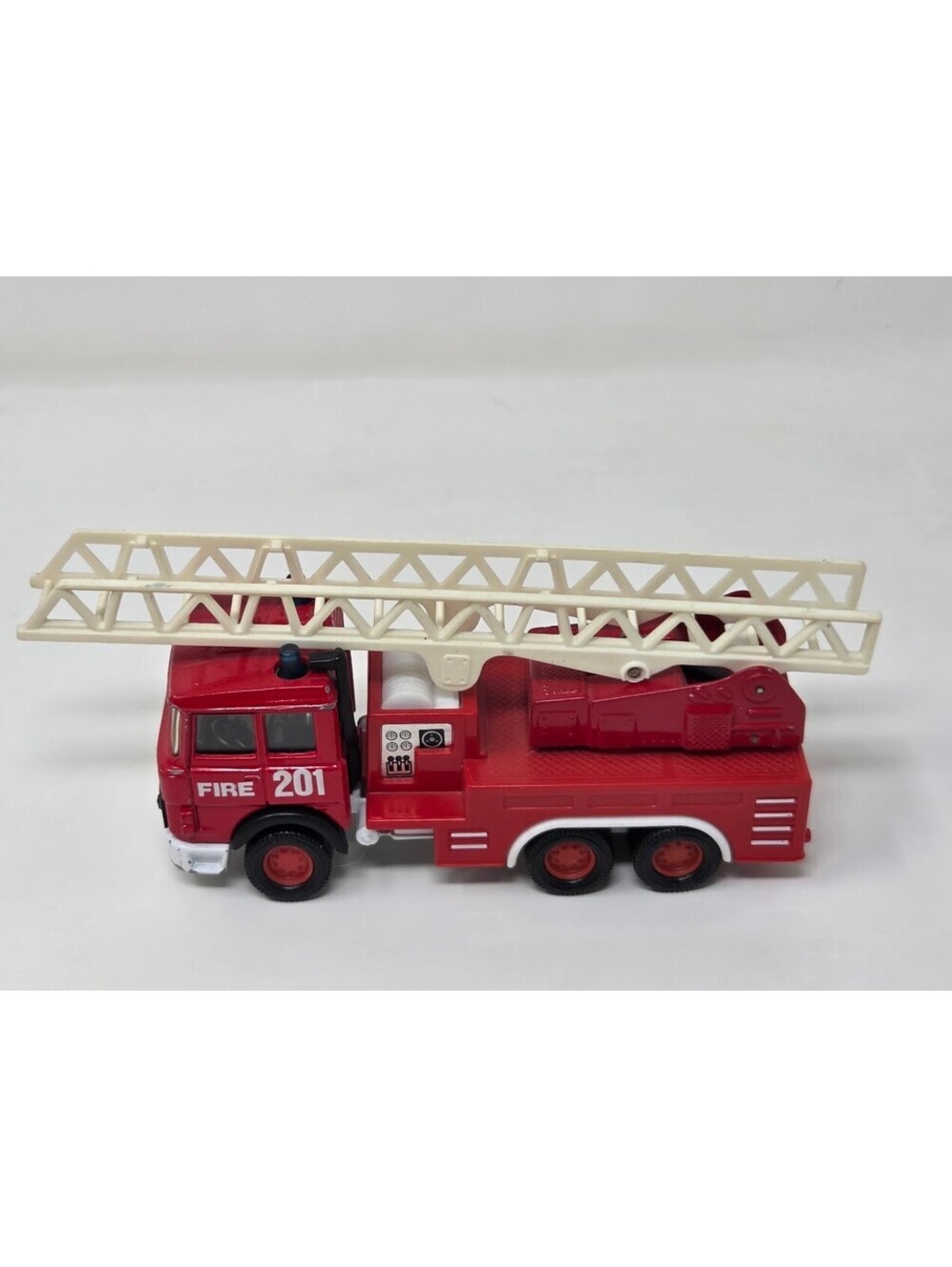Matchbox Super Kings Fire 201 Ladder Fire Truck Diecast Vehicle Model